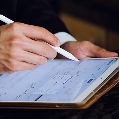 Chi siamo? Consulenti export specializzati nella vendita all'estero di lavorazioni meccaniche.